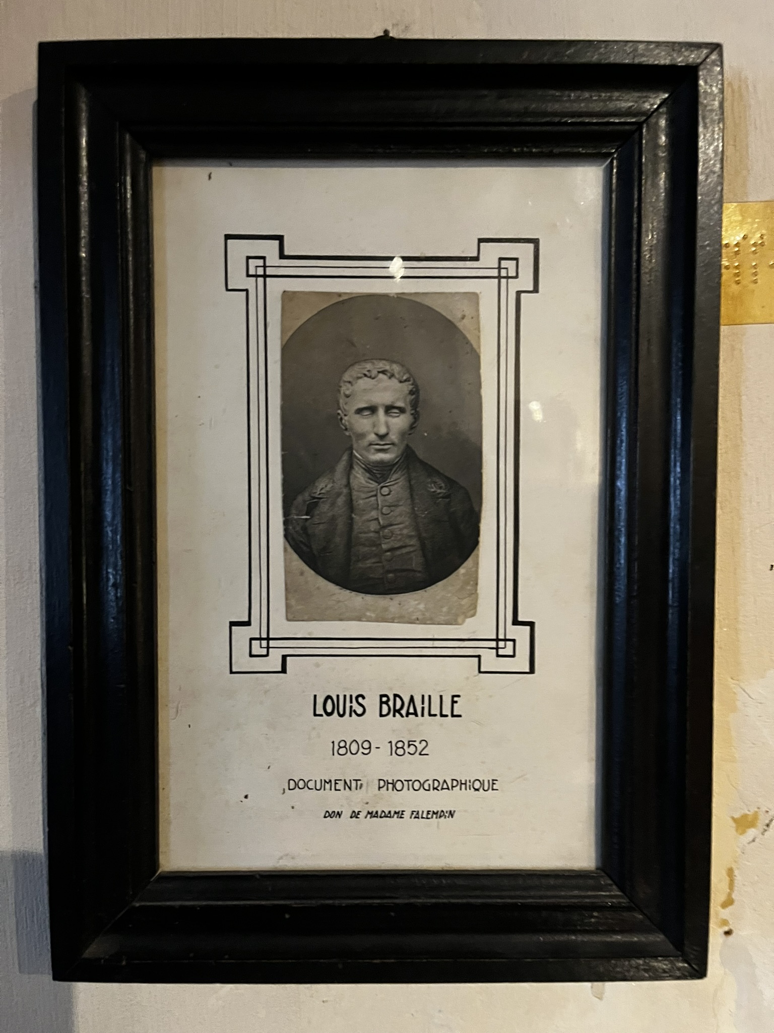 Louis Braille: Braille yazı sisteminin mucidi Louis Braille’in tarihi portresi.